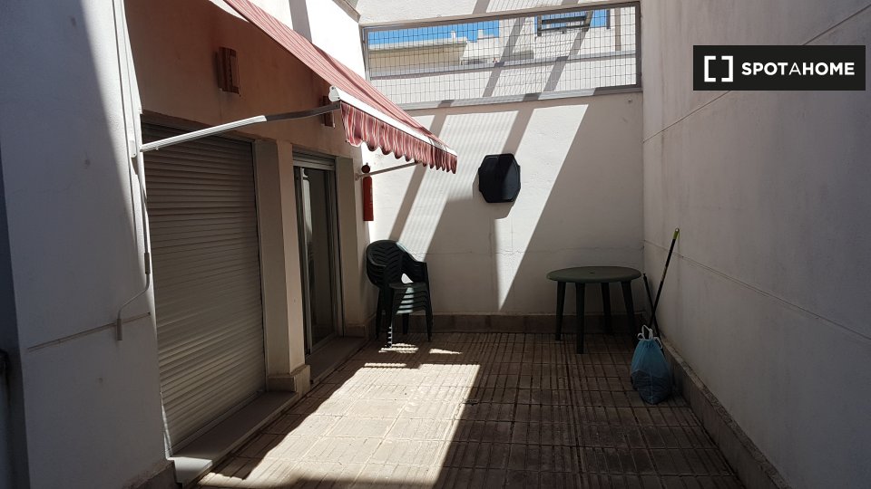 Double room Madrid, 4 beds, 130m² — photo 3