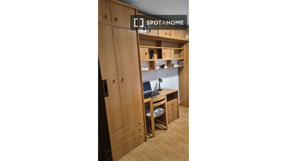 Double room Bilbao, 1 bed, 70m² — photo 7