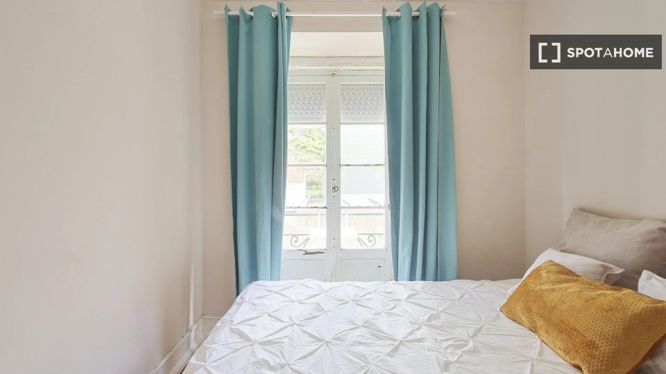Double room Lisbon, 4 beds — photo 2