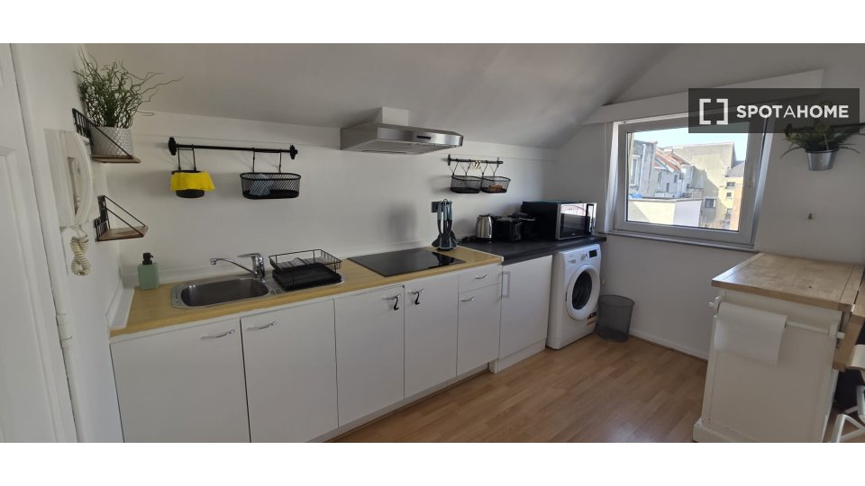 Apartment Brussels, 1 bed, 35m² — photo 1