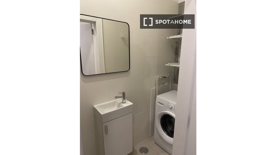 Apartment Lisbon, 2 beds, 70m² — photo 4