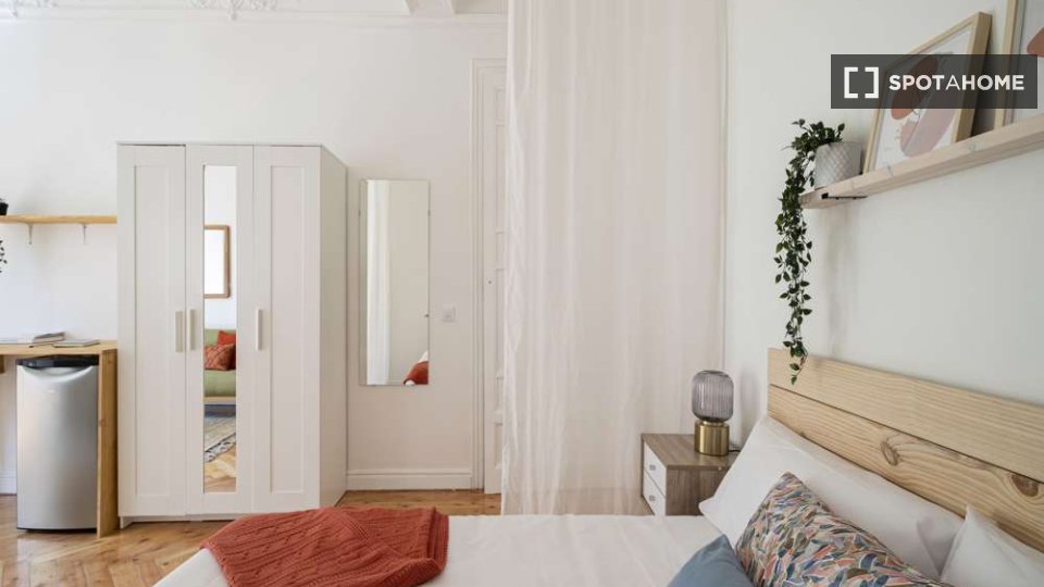 Double room Madrid, 8 beds — photo 7