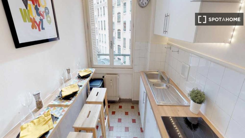 Camera doppia Lione, 3 camere, 50m² — foto 2