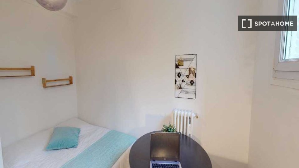 Double room Paris, 4 beds, 70m² — photo 3