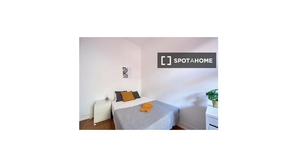 Double room Lisbon, 9 beds — photo 17