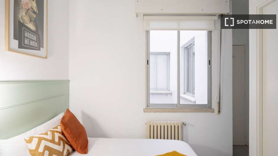 Double room Madrid, 68 beds, 2620m² — photo 24