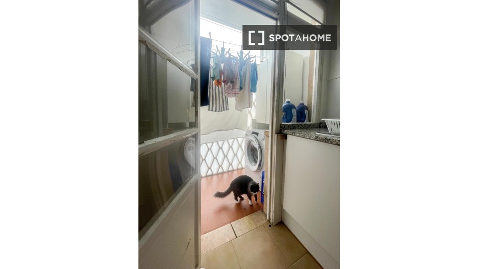 Double room Lisbon, 2 beds, 80m² — photo 9