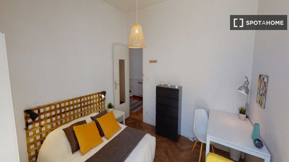 Double room Montpellier, 3 beds, 70m² — photo 12