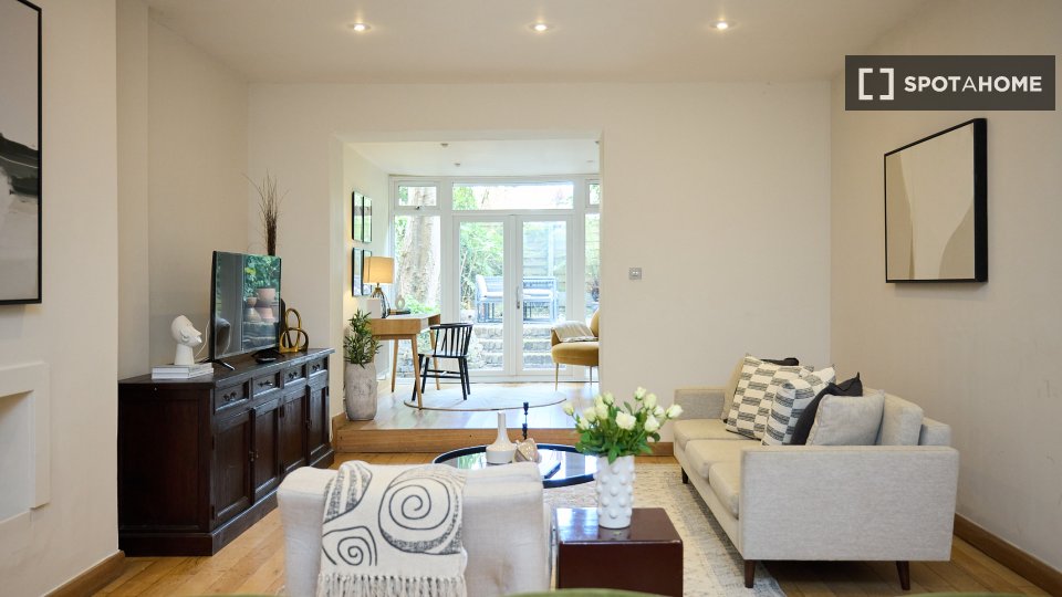 Apartment London, 1 bed, 70m² — photo 7