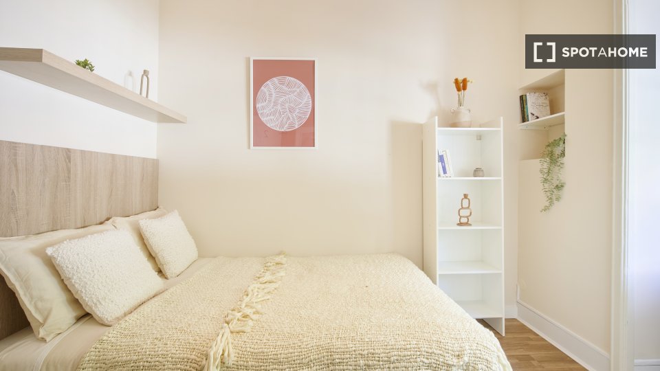 Double room Lisbon, 9 beds — photo 10