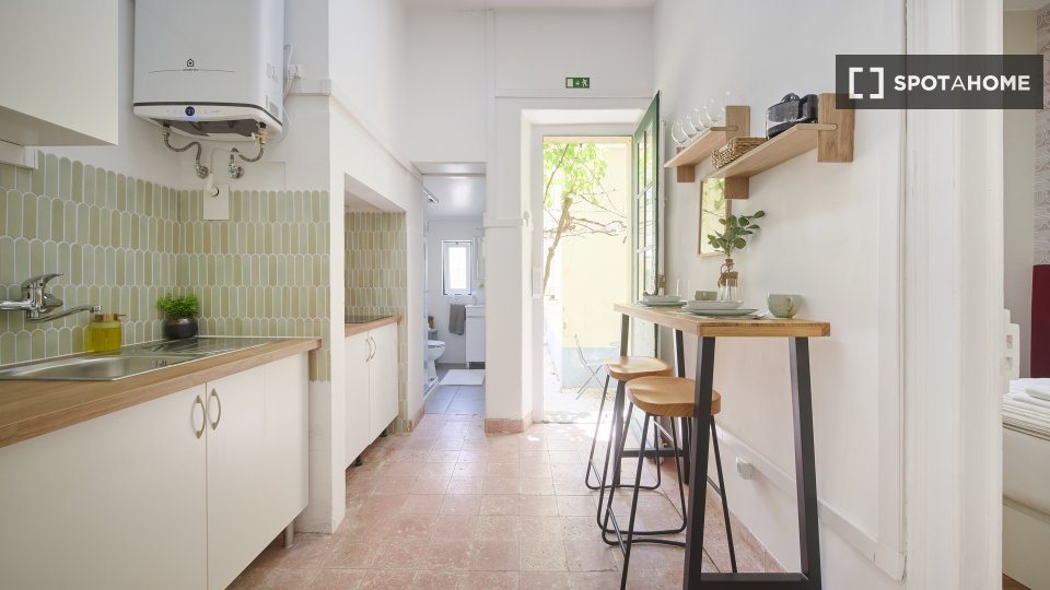 Apartment Lisbon, 2 beds — photo 18