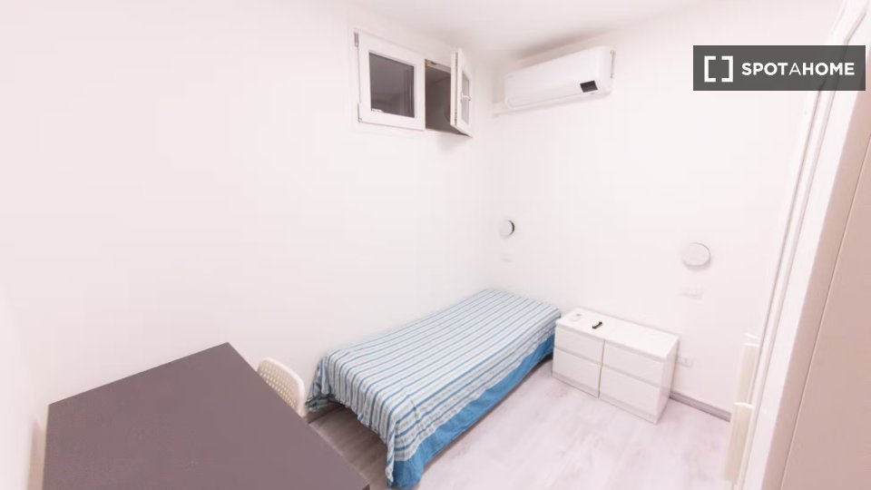Double room Milan, 3 beds, 75m² — photo 20