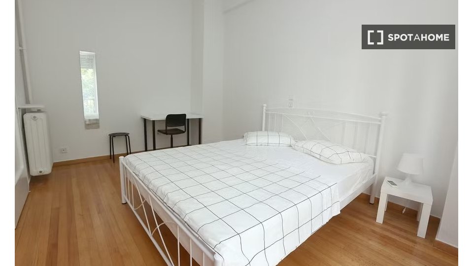 Double room Athens, 4 beds — photo 12