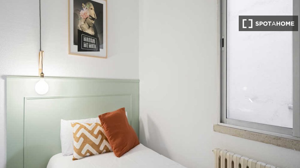 Habitación en piso compartido en alquiler en Justicia, Madrid.