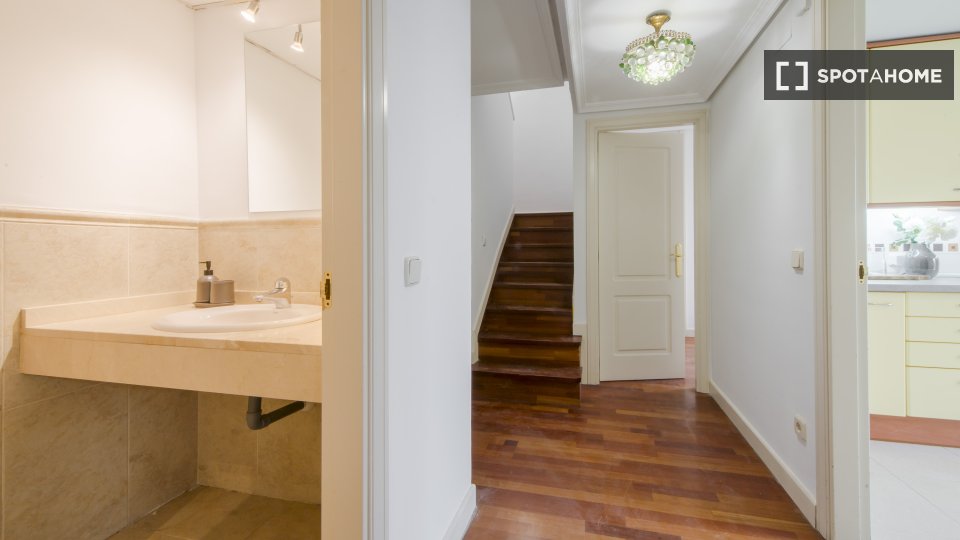 Double room Madrid, 8 beds — photo 18