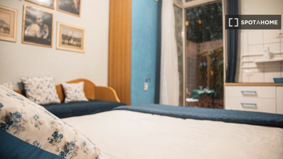 Double room Naples, 2 beds — photo 7