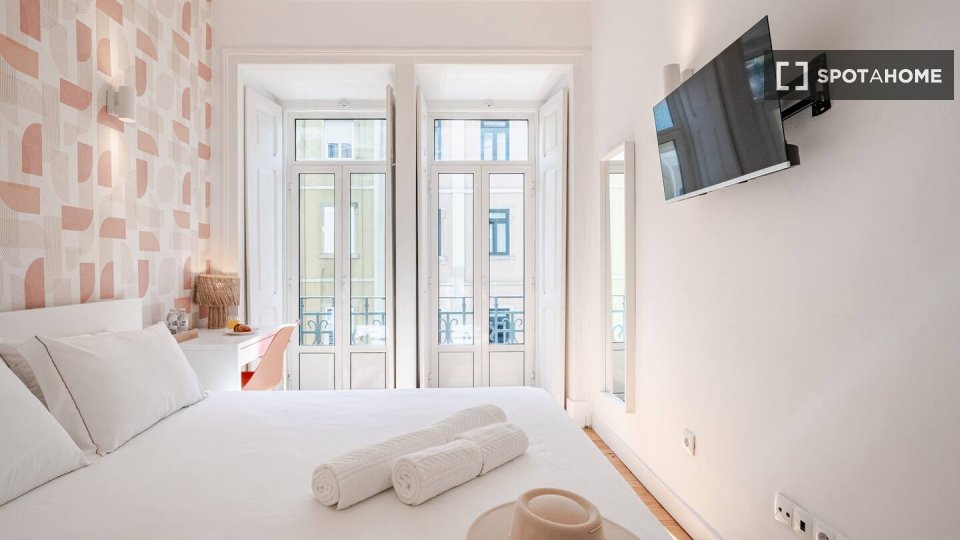 Double room Lisbon, 6 beds, 140m² — photo 34