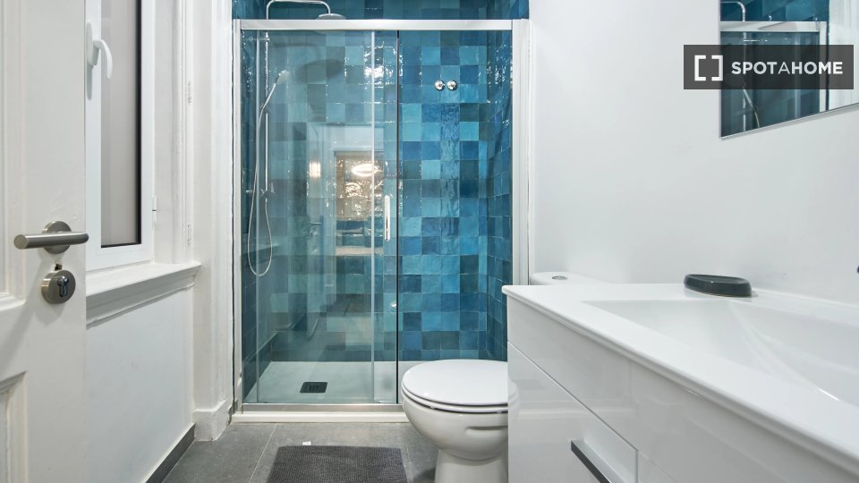 Double room Lisbon, 7 beds — photo 8