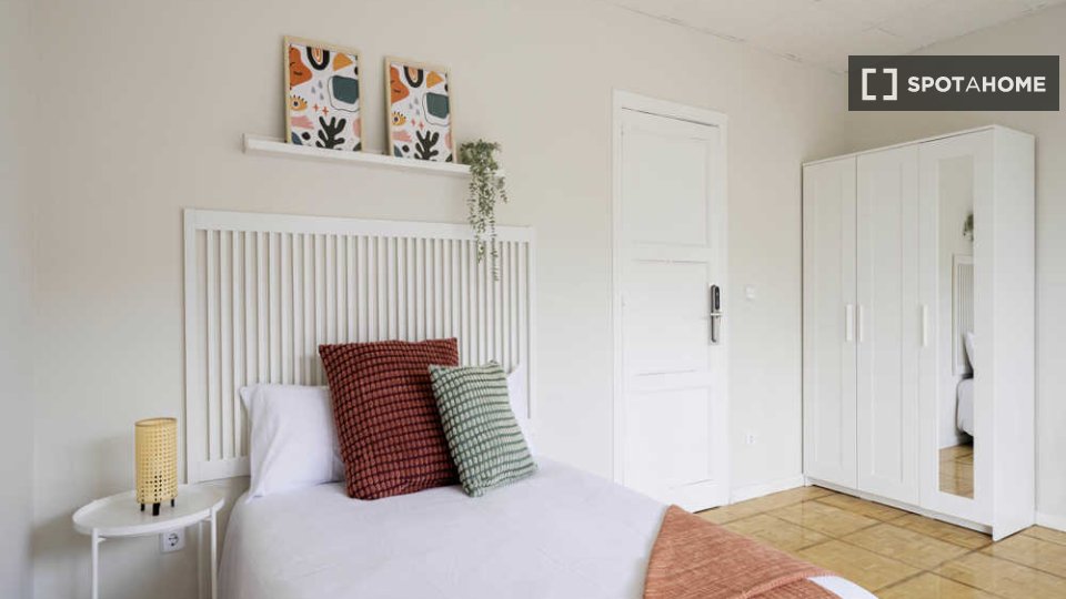 Double room Madrid, 8 beds — photo 35