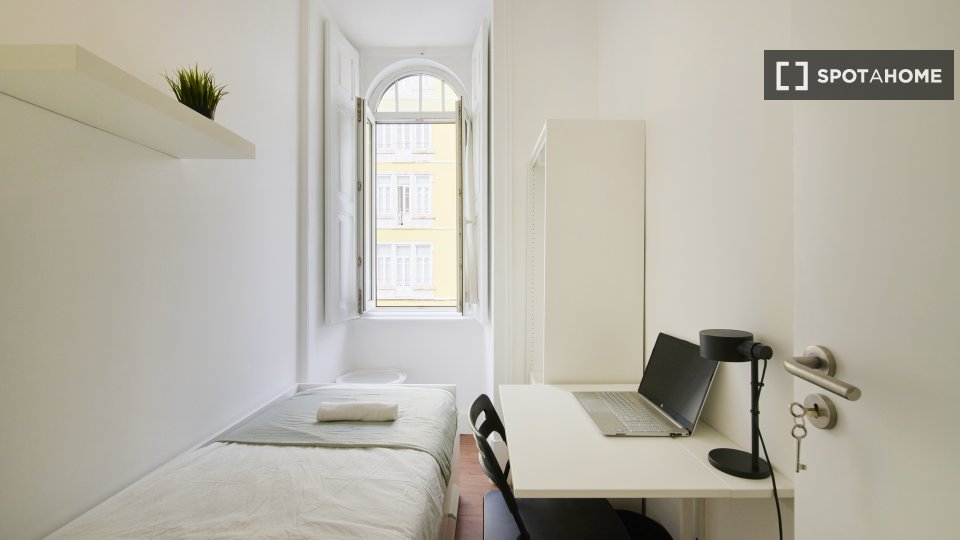 Double room Lisbon, 9 beds — photo 9