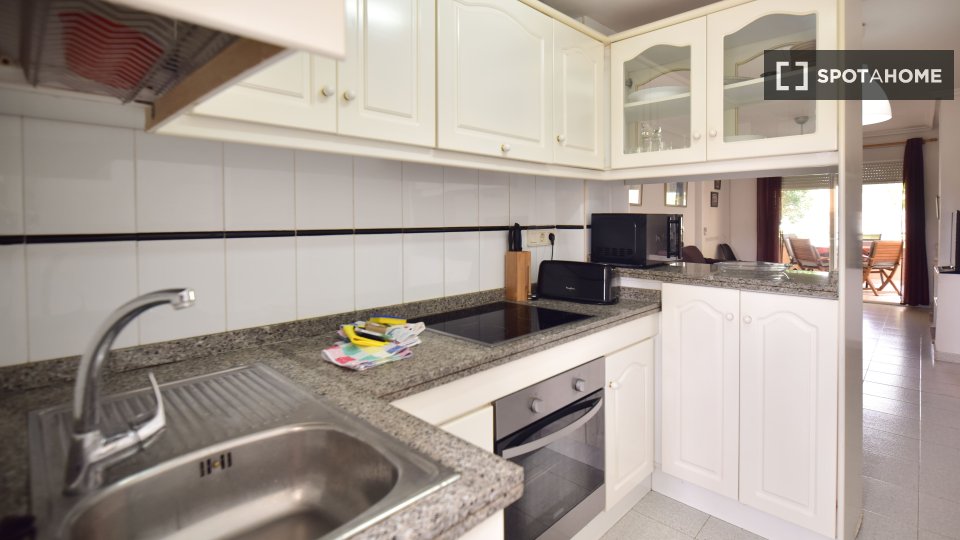 Apartment Alicante, 2 beds, 65m² — photo 3