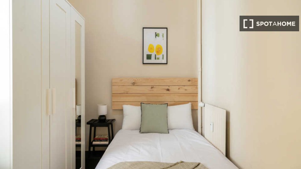 Double room Madrid, 7 beds — photo 41