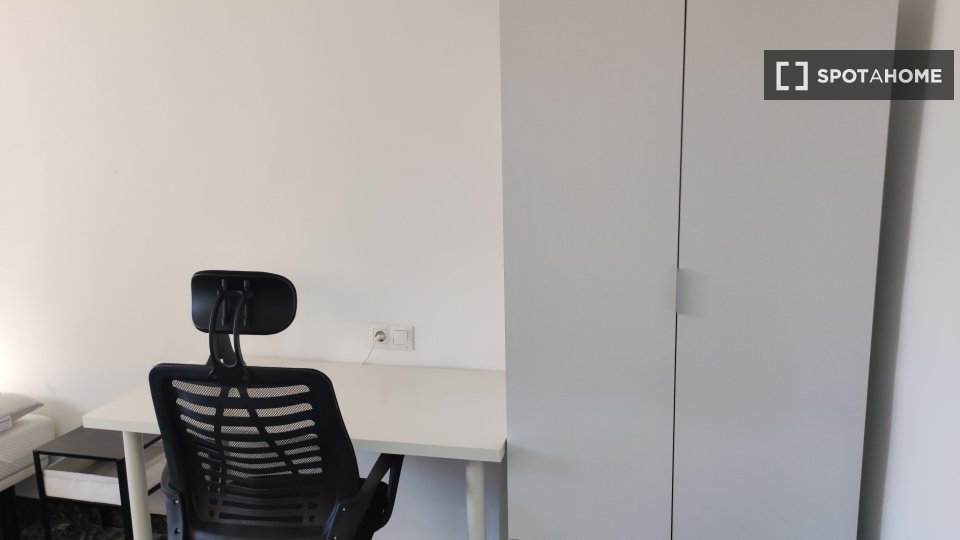 Apartment Granada, 3 beds, 65m² — photo 25