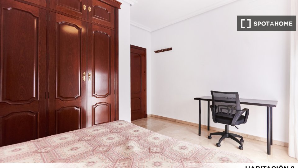 Double room Seville, 4 beds — photo 58