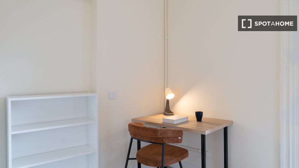 Double room Madrid, 9 beds — photo 4