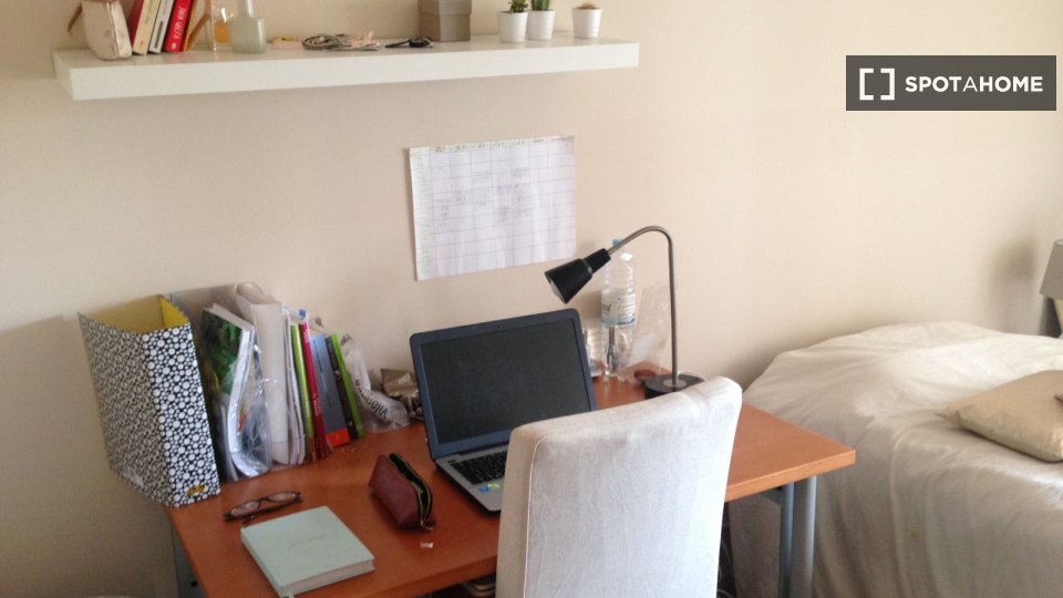 Double room Lisbon, 4 beds — photo 22
