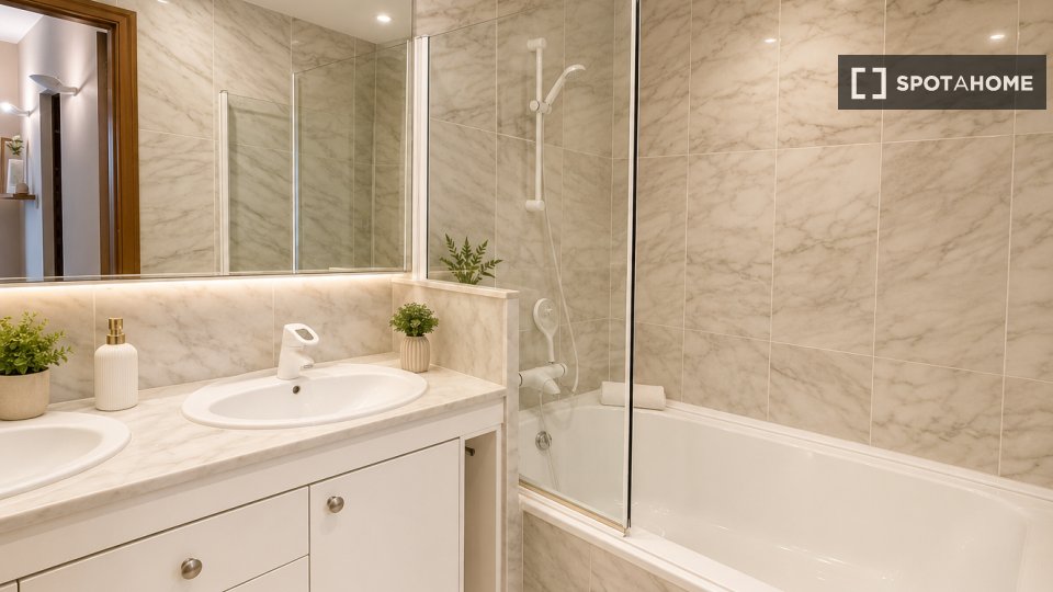 Appartement Barcelone, 2 chambres, 200m² — photo 3