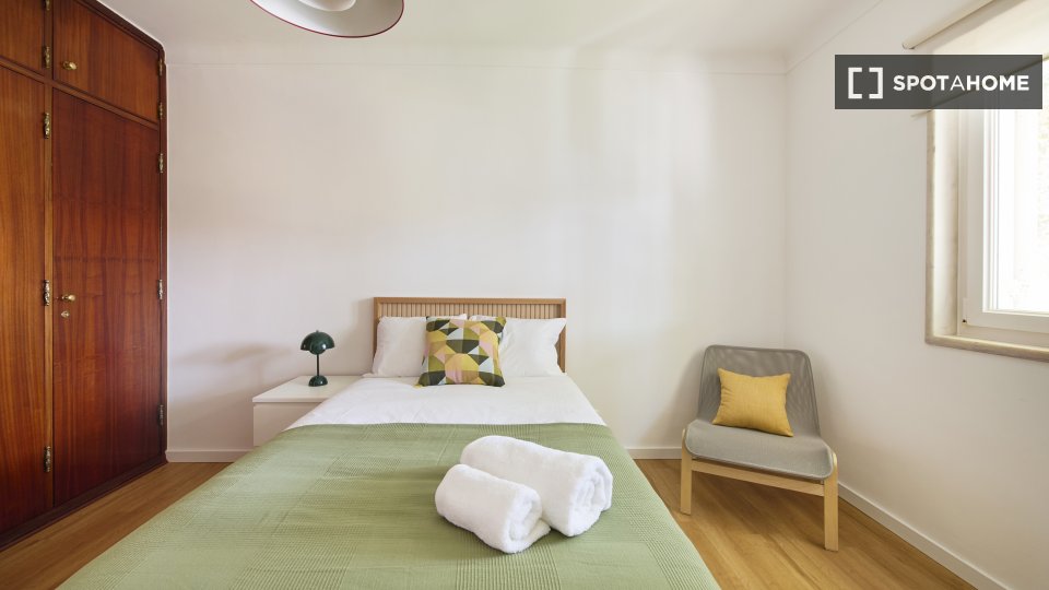 Double room Lisbon, 6 beds, 150m² — photo 3