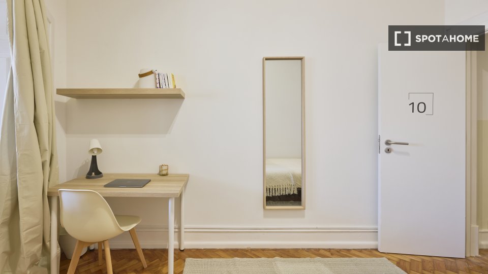 Double room Lisbon, 11 beds — photo 22