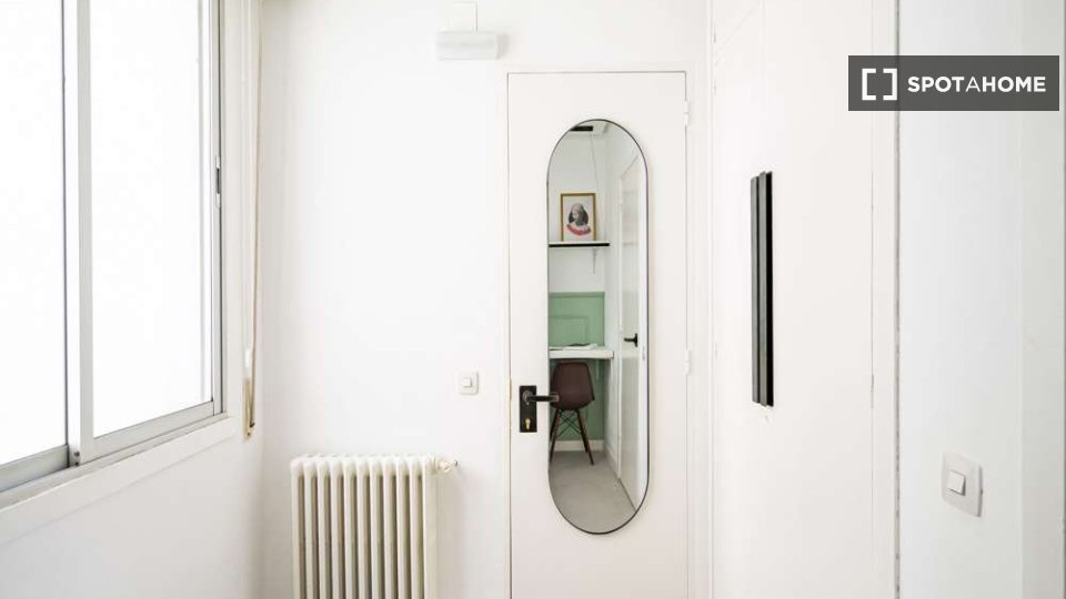 Double room Madrid, 67 beds — photo 12