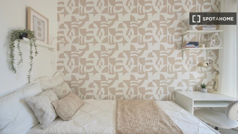 Double room Lisbon, 4 beds — photo 11
