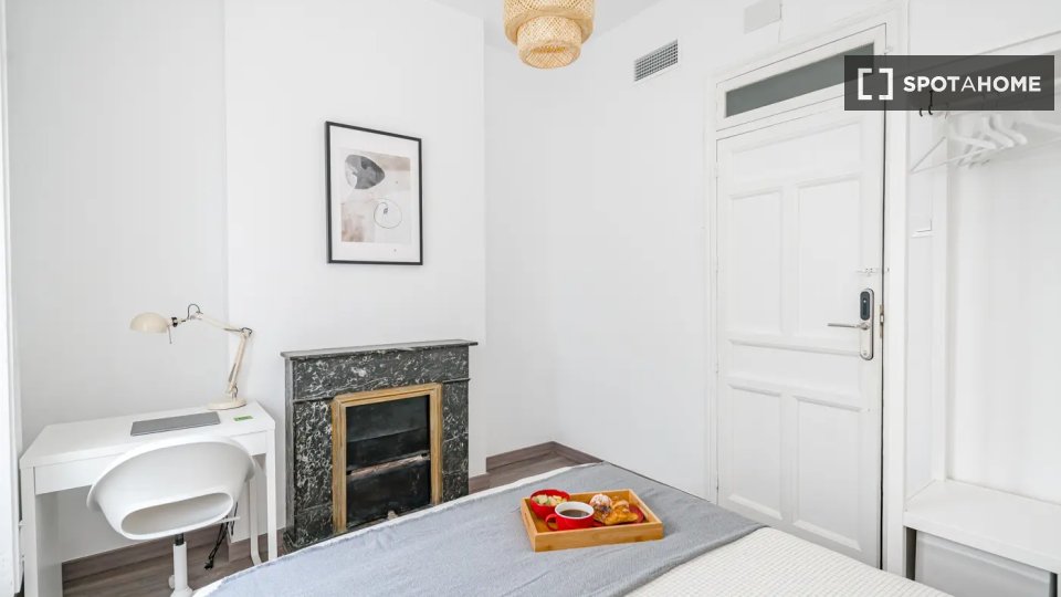 Double room Madrid, 5 beds — photo 5