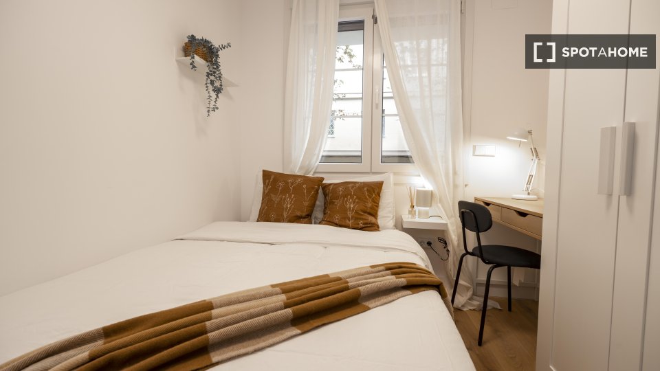 Double room Madrid, 7 beds — photo 19