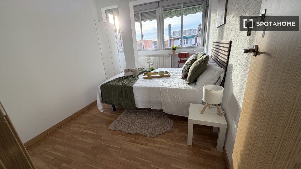 Double room Madrid, 4 beds, 80m² — photo 18