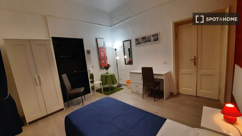 Double room Rome, 3 beds — photo 14