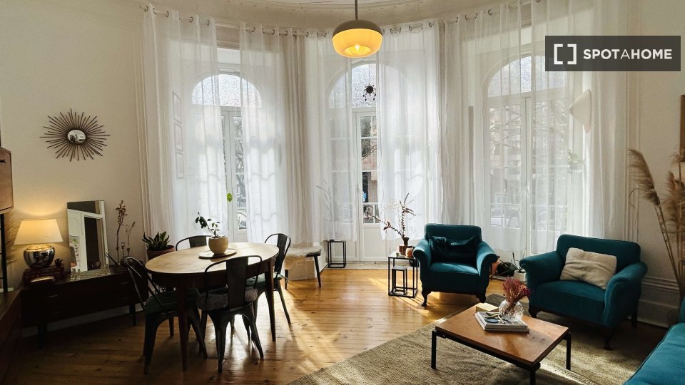 Double room Lisbon, 5 beds, 170m² — photo 2