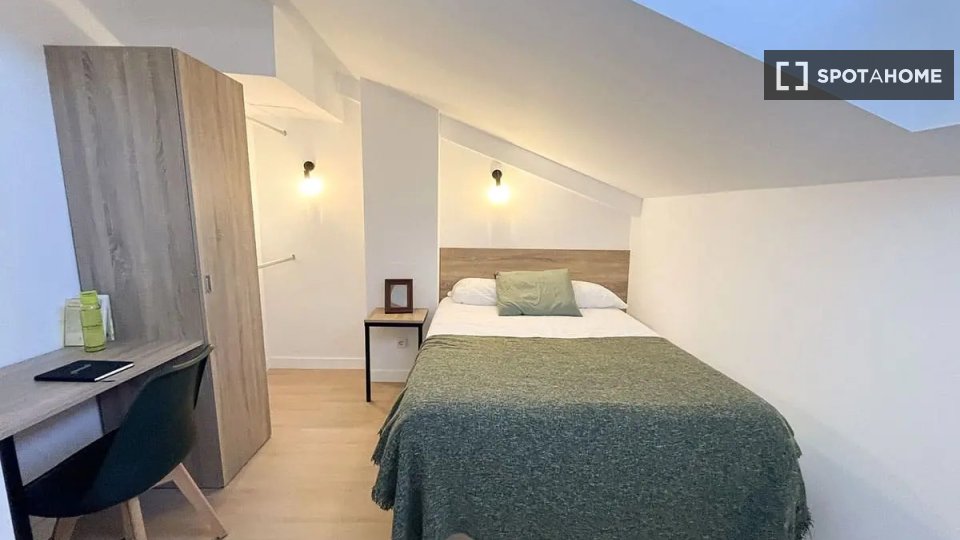 Double room Madrid, 4 beds — photo 13
