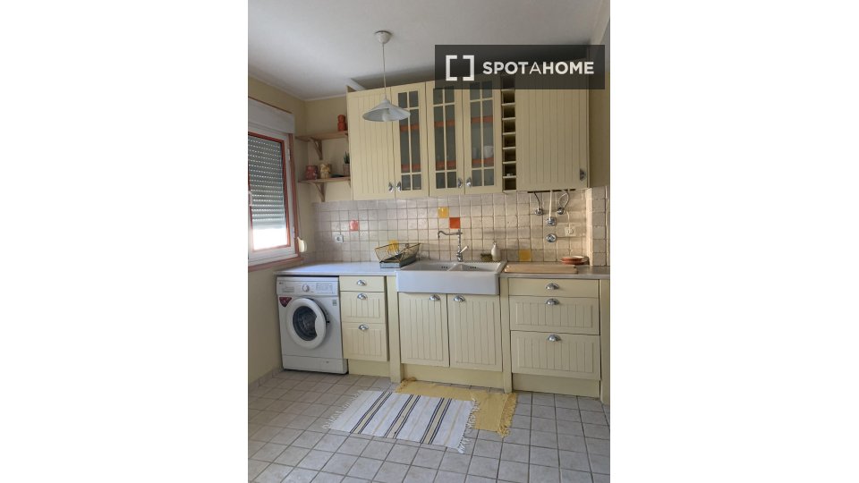 Apartment Lisbon, 2 beds, 70m² — photo 9