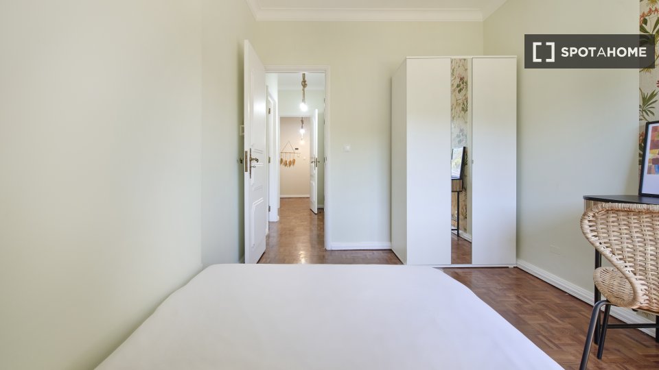 Double room Lisbon, 5 beds — photo 2