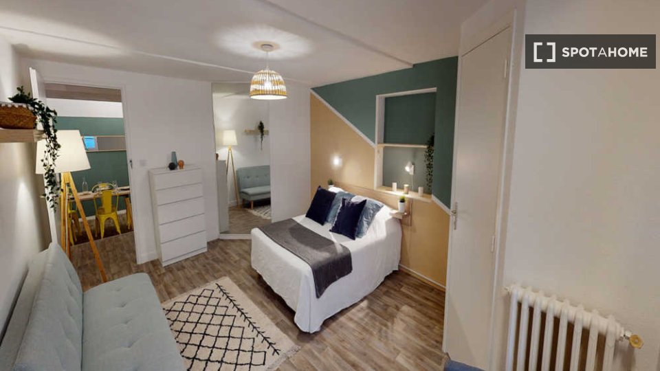 Double room Toulouse, 5 beds, 140m² — photo 1