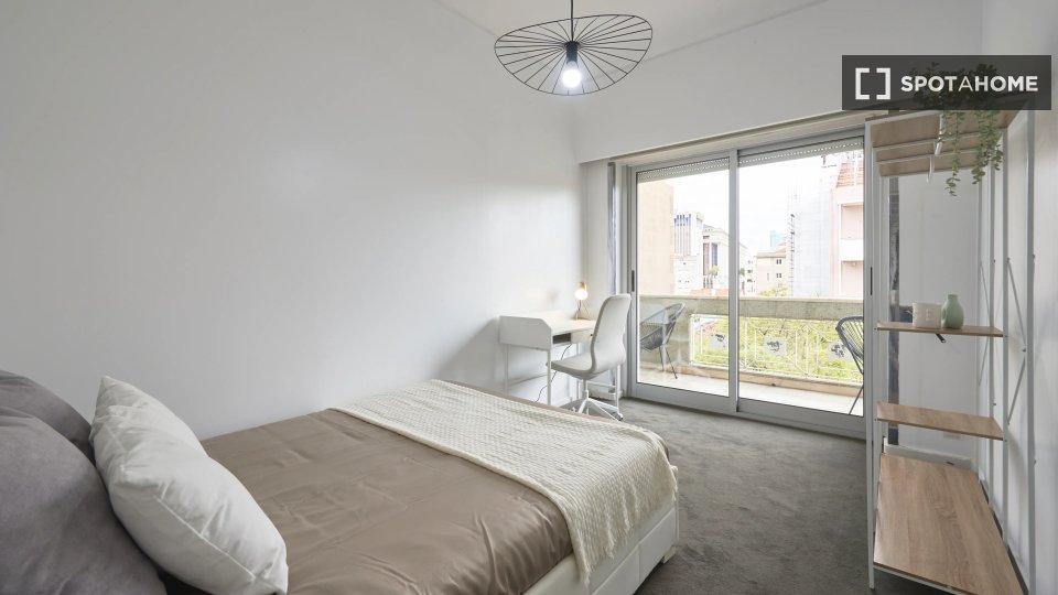 Double room Lisbon, 9 beds — photo 1
