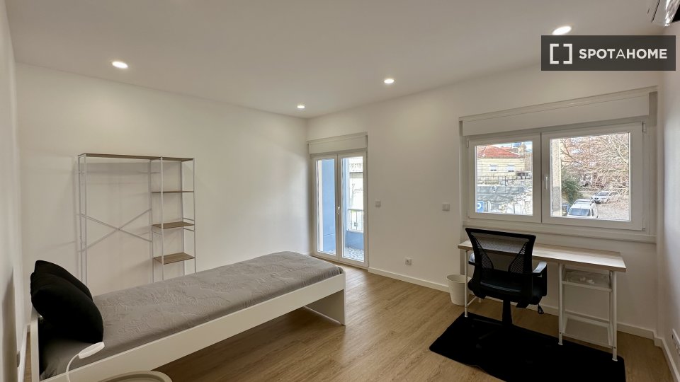 Double room Lisbon, 2 beds, 45m² — photo 7