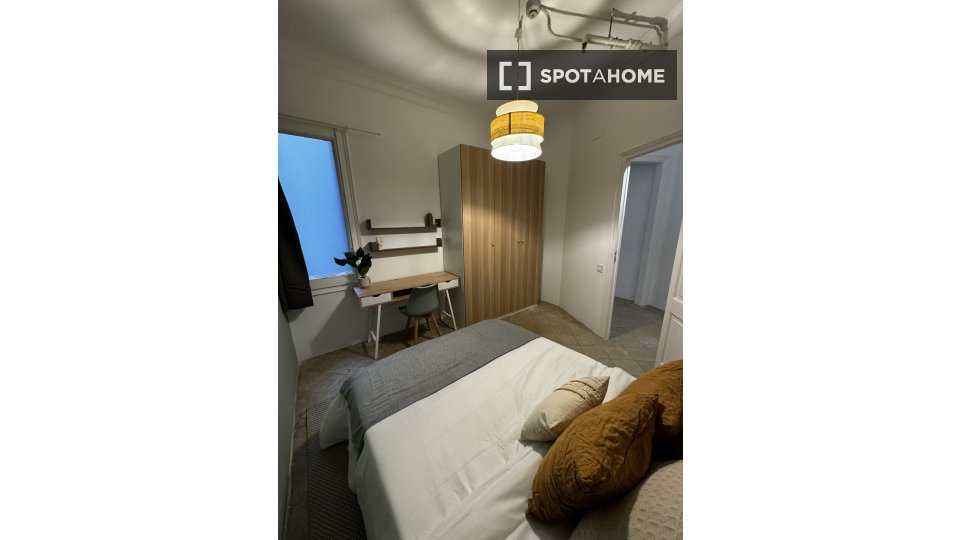 Double room Barcelona, 10 beds, 220m² — photo 15