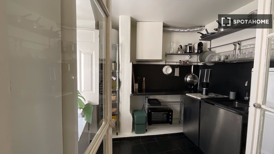 Apartment Lisbon, 2 beds, 50m² — photo 6
