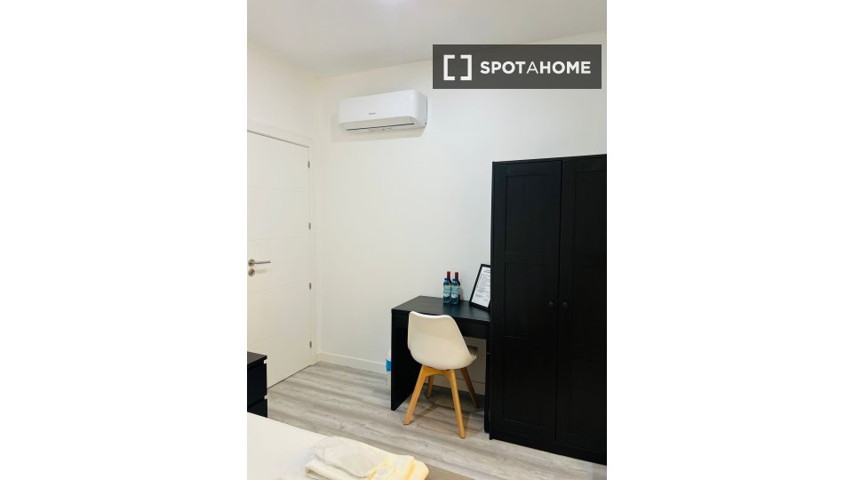 Double room Lisbon, 6 beds — photo 6
