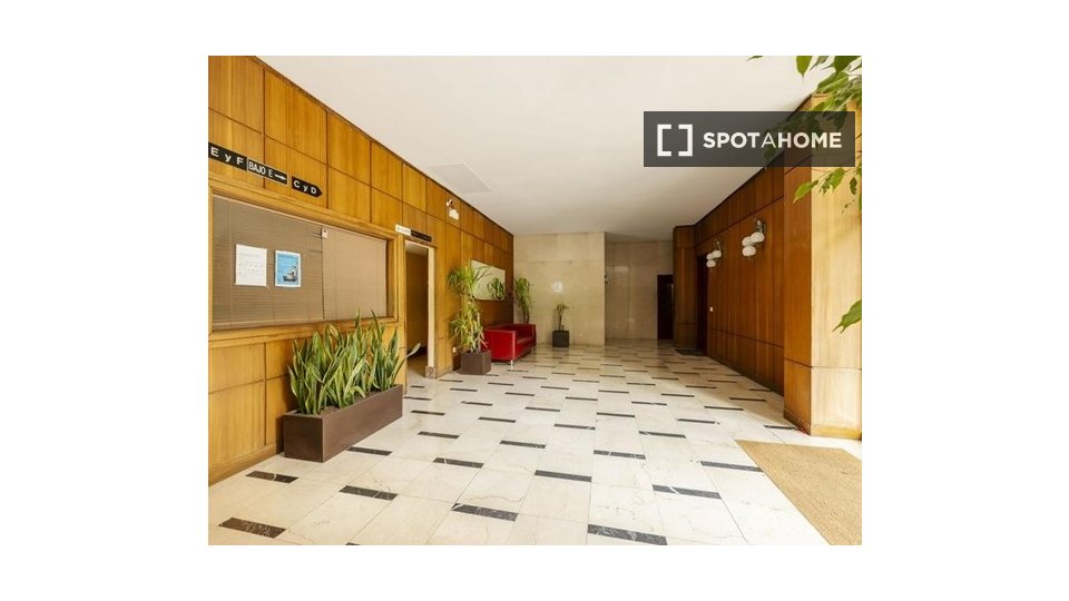 Apartment Madrid, 4 beds, 130m² — photo 7